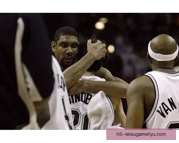 阿德客胜悉尼联米尔斯失误送礼 阿德客胜悉尼联米尔斯失误送礼